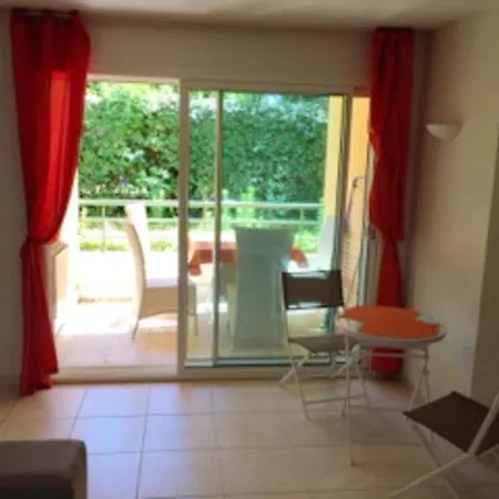 A Raphael Avec Terrasse 43 M² * Saint-Raphaël